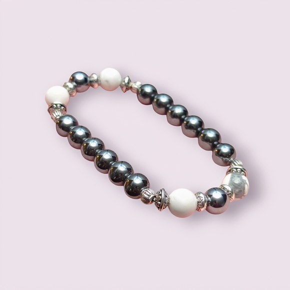 ✨1 LEFT✨Handmade Natural Hematite/ Howlite/ Terahertz 8mm Stretchable Bracelet - Picture 3 of 3